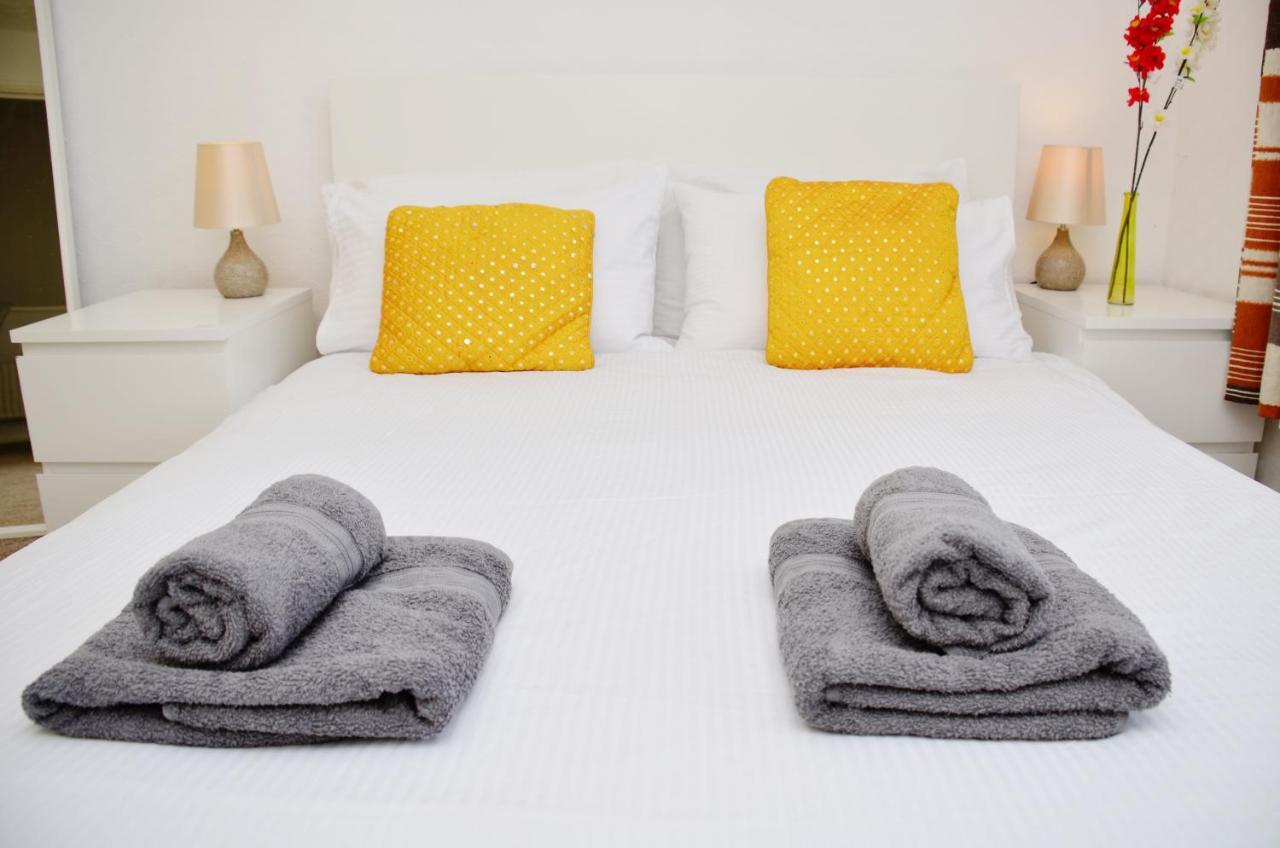 33Sm Dreams Unlimited Serviced Accommodation- Staines - Heathrow Stanwell Exteriér fotografie