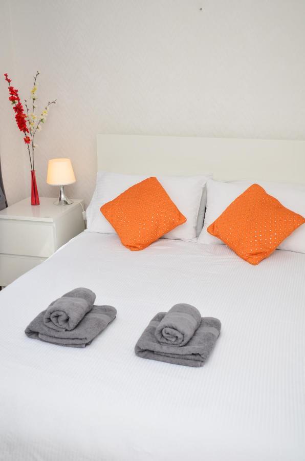 33Sm Dreams Unlimited Serviced Accommodation- Staines - Heathrow Stanwell Exteriér fotografie
